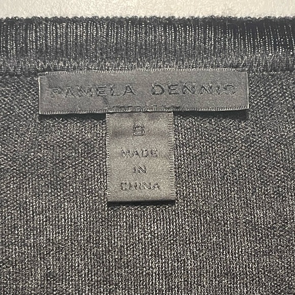 Pamela Dennis Women’s Small Black Semi Fitted Skull Buttons Cardigan - Picture 9 of 10